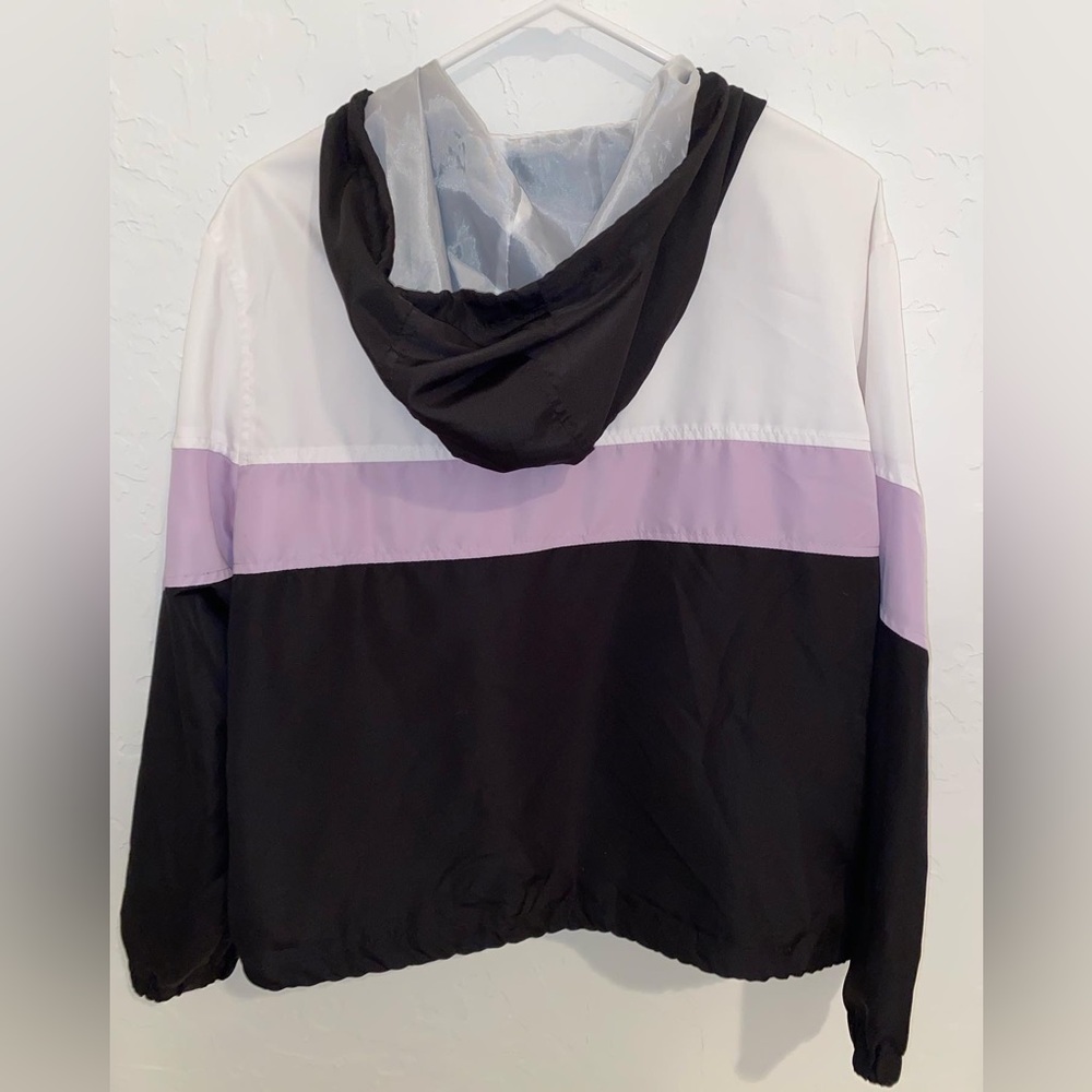 windbreaker - Picture 2 of 4